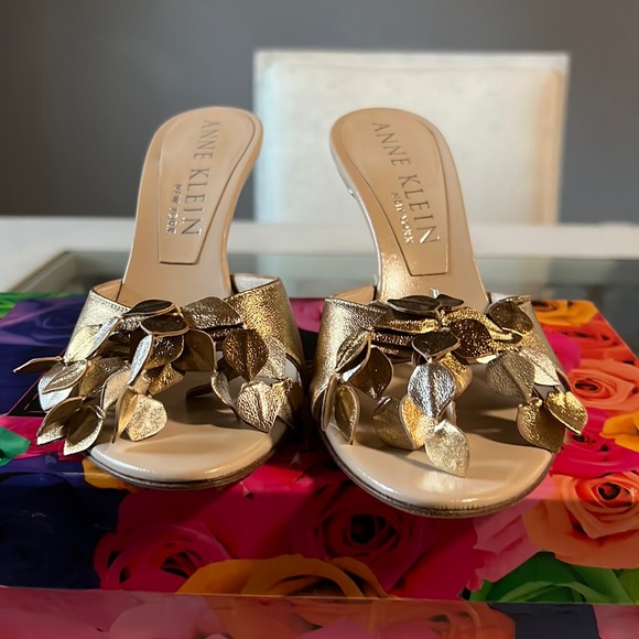 Beverly Feldman - Picture 1 of 9